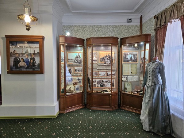 Выставка «С Самарой знакомы лично»