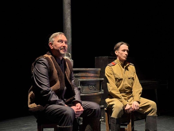 Спектакль «Вечно живые»