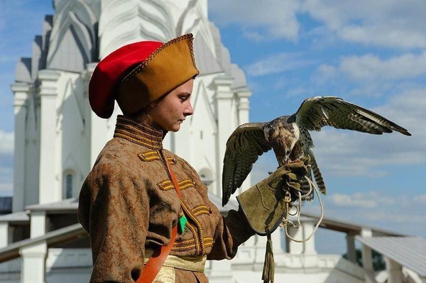 Экскурсия «Царский двор и соколиная охота»