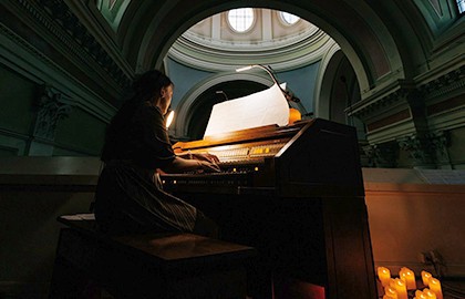 Иоганн Себастьян Бах в сиянии свечей