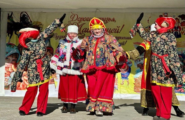 Театрализованное представление «Эх, Маслёна красота! Отворяй ка ворота!»