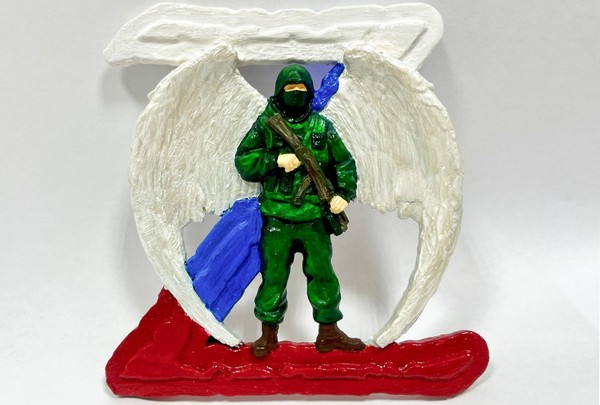 Музейное занятие по росписи гипсовой фигурки «Моему герою слава!»