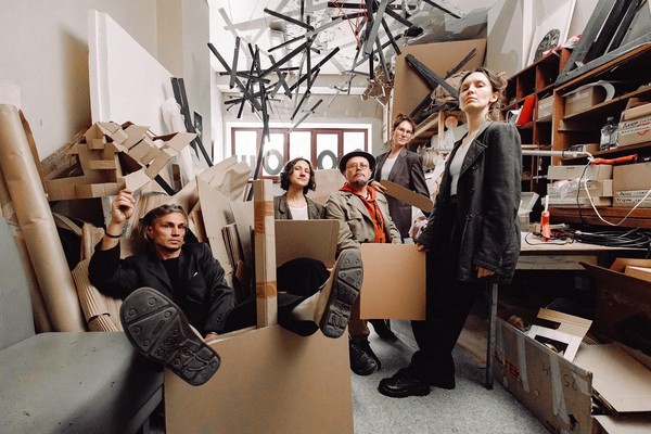 Мастерская авангарда: создаем конструктивистские декорации, которые парят в воздухе