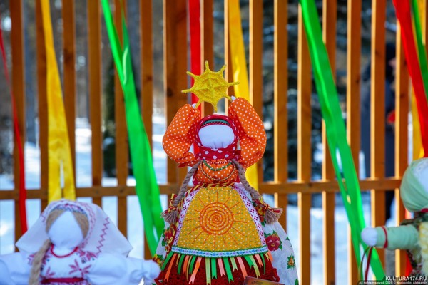 Народные забавы и наступающая весна: Челябинск проводит зиму в четырёх парках