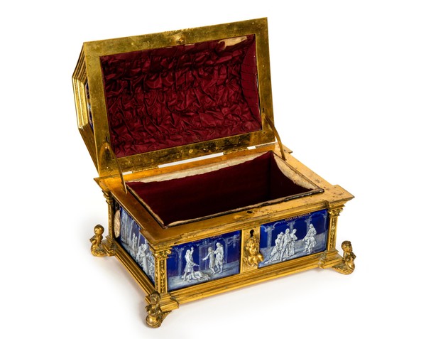 Выставка «Сокровища огненной живописи. 700 лет искусства лиможских эмалей»