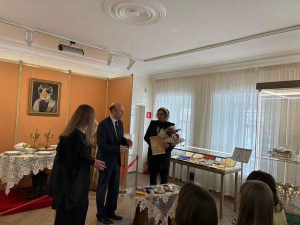 «От столового предмета до раритета»