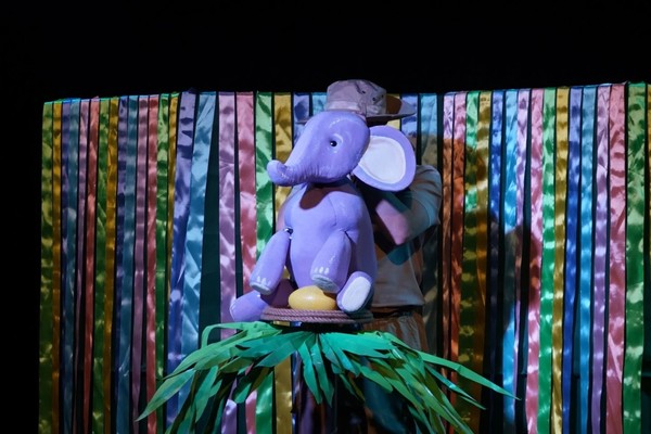 Слон в гнезде