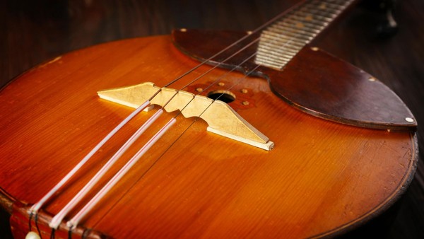 Весна-красна и серая туча