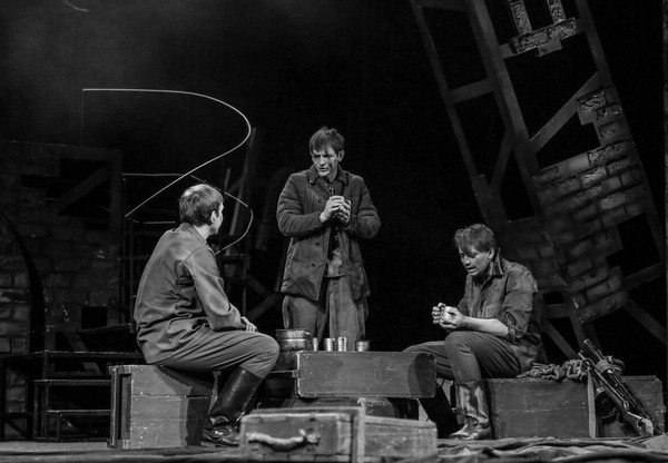 Спектакль «За други своя»