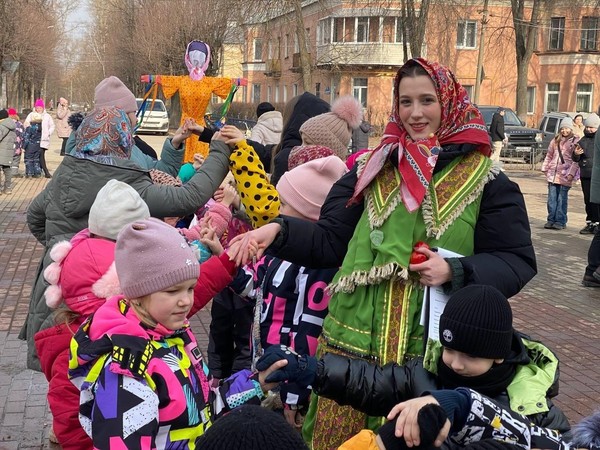 Народные гуляния «Масленица хороша, широка ее душа!»