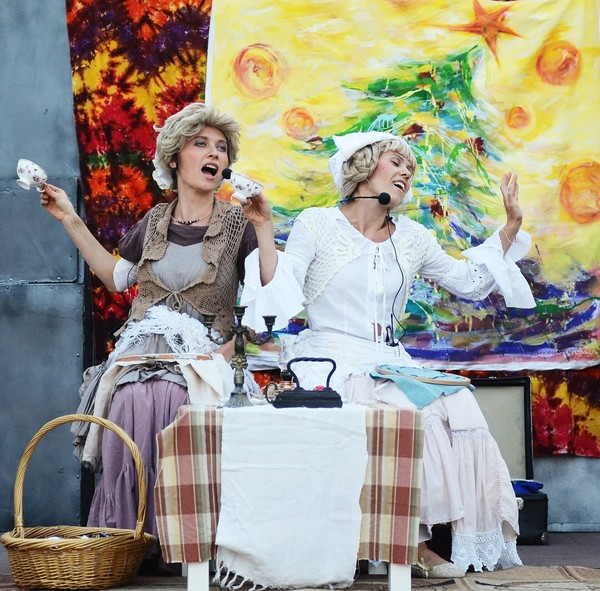 Домовой в витрине