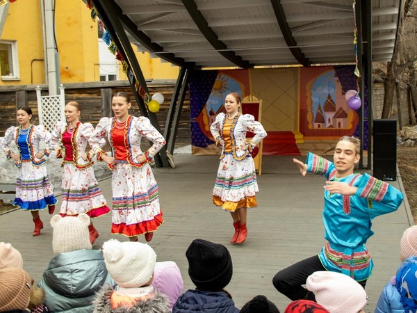 Спектакль «ВолКОНЬское представление»