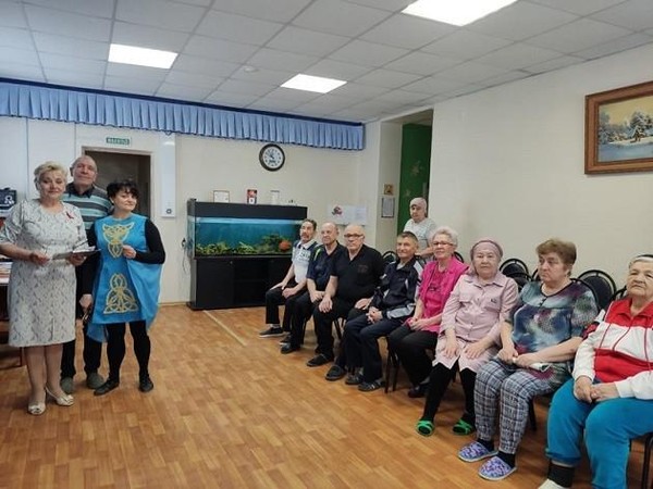 Час информации «Читая женские стихи»