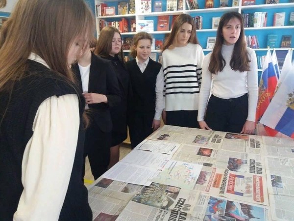 Литературно-музыкальная гостиная «Мы дарим вам тепло СВОих стихов»