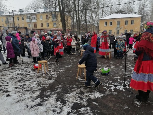 Масленица блинница, весны именинница