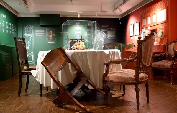 Выставка «Подросток»: от идеи к идеалу. К 150-летию первой публикации романа»