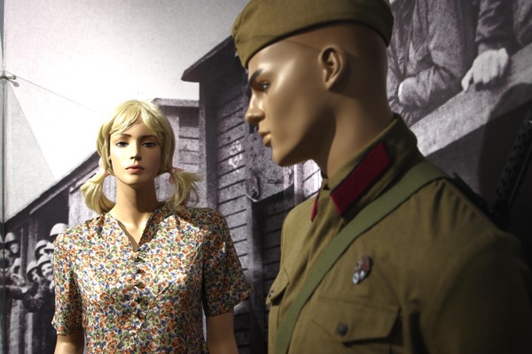 Экскурсия по выставке «Город. Человек. Война»