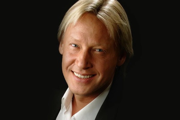 Дмитрий Харатьян