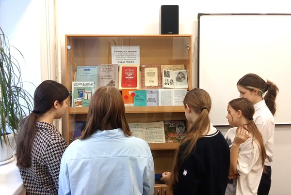 Выставка «Этюды и жизнь»