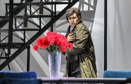 Служебный роман