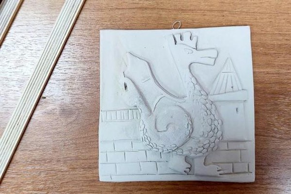 Мастер-класс «Керамический рельеф. Зилант»