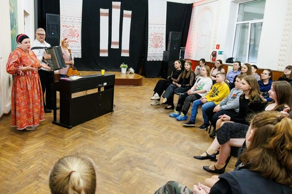 «Особенности бытования песенного обрядового фольклора на примере свадебных песен»