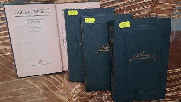 Информационный час «Мир произведений»