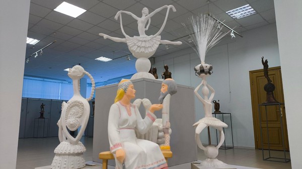 Выставка «Планета любви Владислава Зотикова»