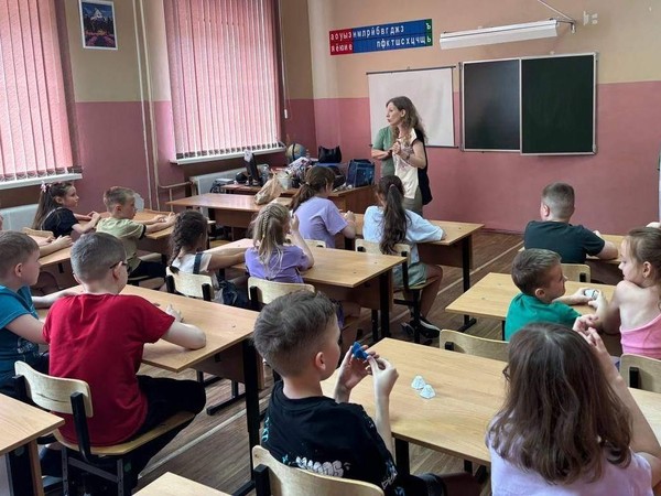 Познавательный час «Знаешь, в море кто живёт?»