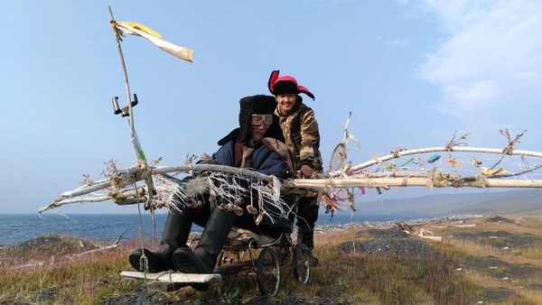 Надо мною солнце не садится