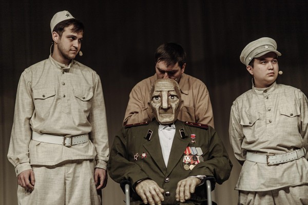 Спектакль «О героях былых времен»