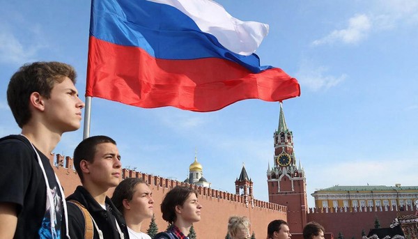 Турнир по скоростной сборке спилс-карт «Знаю Россию – служу Отечеству»