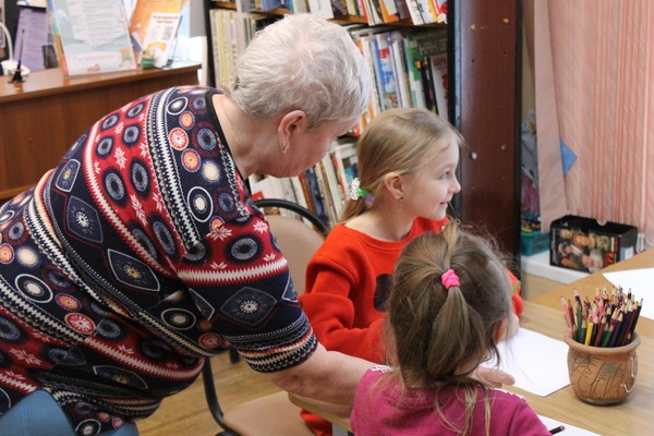 Занятие в изостудии «Акварелька» с мастер-классом по живописи