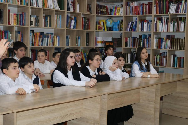 Программа «Поэтическое зеркало Арбена Кардаша»