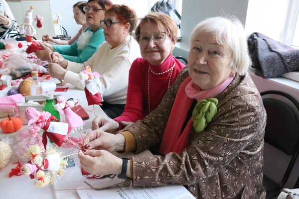 Мастер-класс студии «Мастерицы» по декоративно-прикладному творчеству