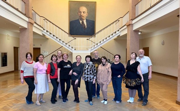 Бальные танцы для пенсионеров (жизнелюбов)