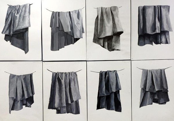 Выставка «Этюд драпировки в технике гризайль»