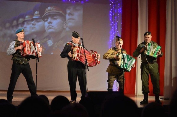 Концерт «С любовью к защитникам»