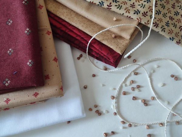 Выставка «Теплый квадратик»