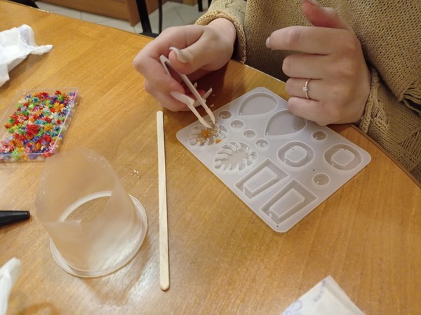 Мастер-класс «Брошка-матрешка»