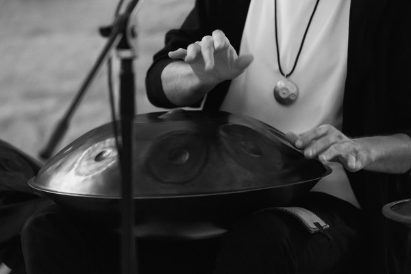 Ханг и рояль при свечах