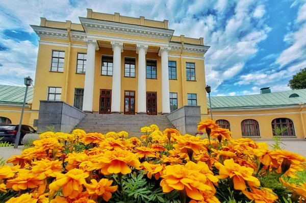 Экскурсия по усадьбе княгини Е. Р. Дашковой