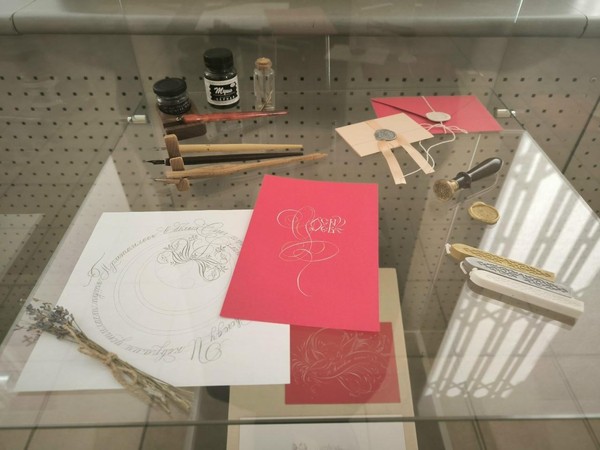 Выставка «В танце острого пера»