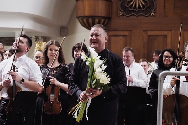 Симфонический оркестр и Александр Сладковский