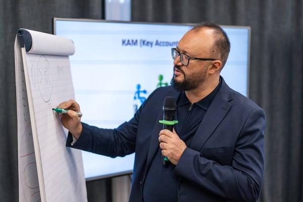 Евгений Колотилов. Активные продажи