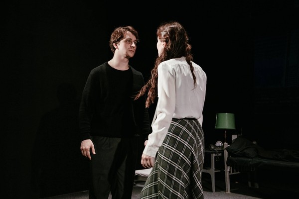 Спектакль «Двое на качелях»