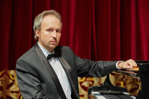 Концерт «Шопен. Этюды и сонаты»