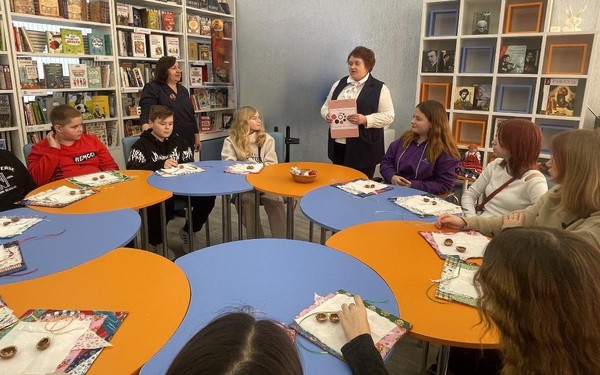 «Сделано природой: изделия ручной работы из рогозы и соломы»