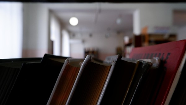 Открытие книжной выставки‑инсталляции «Рассказы старых переплётов»