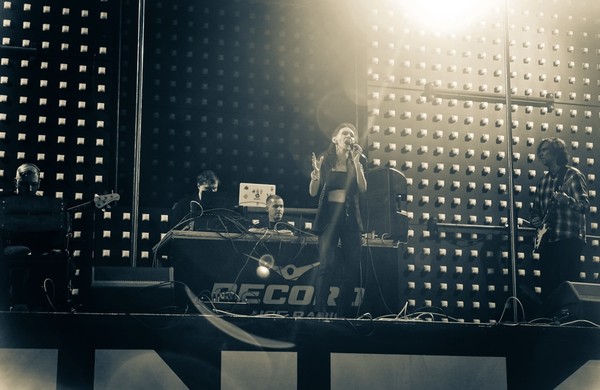 Между мирами